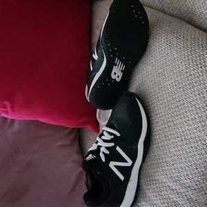 New balance baseball turff sneakers.